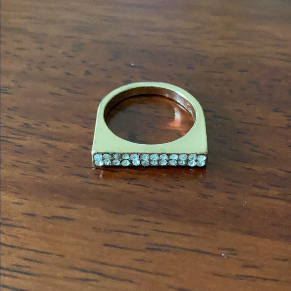 Sparkly rhinestone gold ring